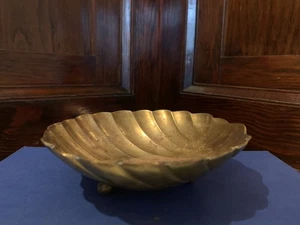 Vintage Brass Clam Shell Dish Trinket Small Footbed Soap Tarnish 5” - Picture 1 of 4