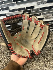 Marucci Caddo Series 11.5” Baseball Glove RHT Youth CD1150Y Gray Red black - Picture 1 of 8