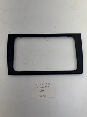 Panel de ajuste de pantalla de radio para Volkswagen Jetta Sportwagen 2011-2014 OEM. Foto 1 de 4