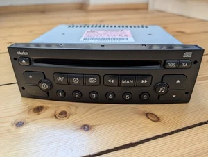Autoradio aus Peugeot 206+ Clarion PU-2859A(L) - Bild 1 von 3