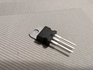 5v voltage regulator, TO-220, 3 terminal, 7805, tube of 50 - Picture 1 of 2