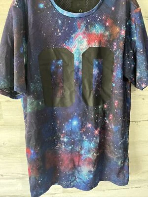 Camiseta On The Byas Mesh Número 00 Camisa Negra Tema Galaxy Para Hombre Talla L Foto 1 de 4