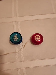 2 Duncan Toys Yo-Yo, Beginner Yo-Yo with String, Steel Axle, Blue ,Red - Picture 1 of 5