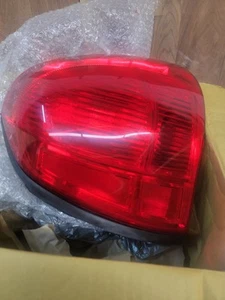 Dorman 1611389 Tail Light Assembly fits 2003 - 2008 Lincoln Town Car - Foto 1 di 3