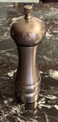 Мельница для перца Old Thompson из нержавеющей углеродистой стали 8 дюймов - Изображение 1 из 4