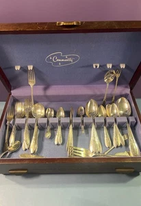 1932 Oneida Community Silver Plate “Lady Hamilton” Pattern 78 pcs Flatware Set - Picture 1 of 4