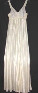 Camisón vintage blanco roto 80 % nailon 20 % spandex talla M diseño atemporal vestido - Imagen 1 de 3