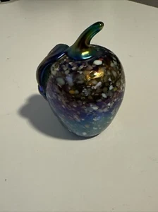 Vintage Gibson Art Glass Apple Paperweight Confetti Glass Signed 1988 Rare - Picture 1 of 7