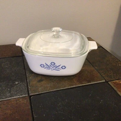 VTG CORNING WARE BLUE CORNFLOWER 1 1/2QT(P-1 1/2 +LID) - Image 1 of 2