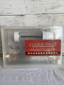 2010 Williams-Sonoma Cookie Press Kit Pastry Bags Decorating Tips Cookie Disks - Picture 1 of 8