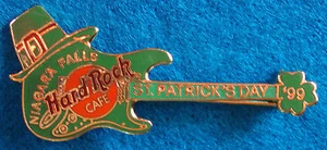 NIAGARA FALLS ST PATRICKS DAY SHAMROCK FENDER STRAT GUITAR 99 Hard Rock Cafe PIN - Picture 1 of 1