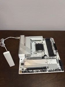 Gigabyte B650M AORUS ELITE AX Micro ATX AM5 DDR5 Mainboard gebraucht - Bild 1 von 5