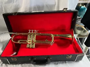 Bach 1530 Trumpet w/ Case & Mouthpiece NEEDS REPAIR/FOR PARTS - Picture 1 of 8