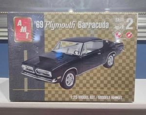 AMT '69 PLYMOUTH BARRACUDA 1:25 Factory Sealed Modellauto Bausatz 38516 - Bild 1 von 2