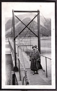 VINTAGE PHOTOGRAPH GIRLS SAN GABRIEL CANYON BRIDGE LOS ANGELES CALIFORNIA PHOTO - Picture 1 of 1