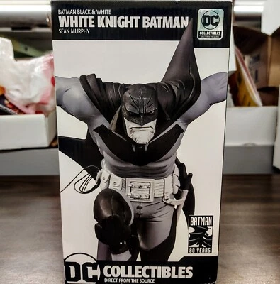 DC Collectibles - Batman Black & White - Wit Knight Batman (8.5" Limited Statue) - Imagem 1 de 4