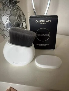 Guerlain Makeup Foundation Brush L'Essentiel Make Up Applicator - NEW - Picture 1 of 2