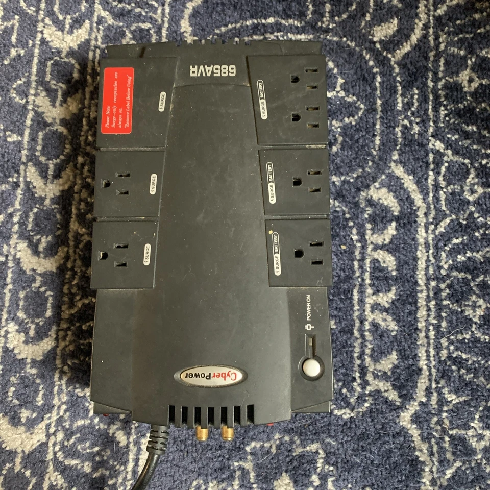 Nuevo sistema de protección contra sobretensiones CyberPower CP685AVRG UPS batería de respaldo 685VA 390W Foto 1 de 4