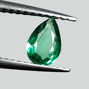 0,39 CT - Smeraldo naturale dello Zambia a forma di pera buona lucentezza gemma verde fine - 7086 - Foto 1 di 2