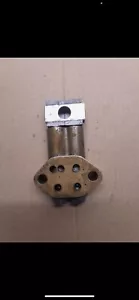 Triumph PRE UNIT 650 OIL PUMP USED - Picture 1 of 1