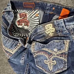 Jeans Rock Revival Geras para Hombres 42x32 Pierna Recta Lavado Oscuro Embellecido Denim - Imagen 1 de 19