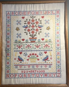 Muestreador de alfabeto punto de cruz 20" x 25" bordado punta de aguja vintage enmarcado - Imagen 1 de 8