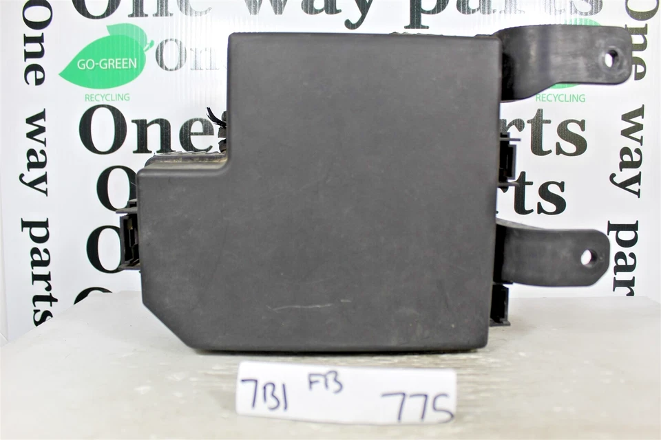 Módulo de unidad de relé de caja de fusibles VS912051U060N0 Kia Sorento 2012 OEM 7B1 775 Foto 1 de 4