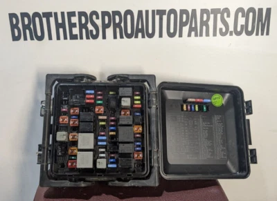 2013-2015 Cadillac ATS Engine Fuse Box Relay Junction Block Panel OEM 22953293 - Image 1 of 4