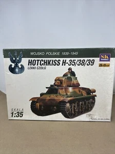 SK MODELLO HELLER - RENAULT R-35 WOJSKO POLSKIE 1939-45 - KIT PLASTICA 1/35 - Foto 1 di 3