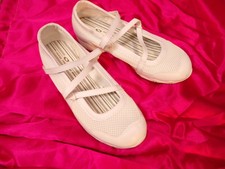 cross trekkers mary jane shoes