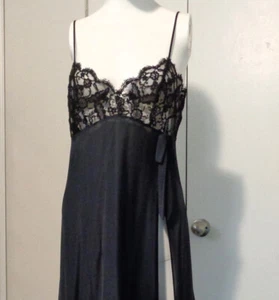 UNIQUE VINTAGE LUCIE ANN BLACK NIGHTGOWN WITH LACE BODICE AND BACK - SIZE 34 - Picture 1 of 6