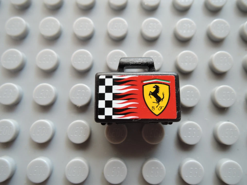Lego Koffer Suitcase 4449pb01 schwarz Sticker beidseitig Ferrari 8144 8672 8673 - Bild 1 von 1