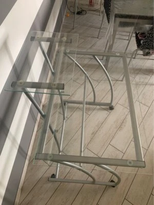 Scrivania con 3 ripiani in vetro - Immagine 1 di 2