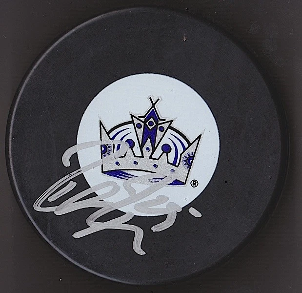 Подписанная шайба DUSTIN PENNER 2012 STANLEY CUP LOS ANGELES KINGS NO2 - Изображение 1 из 1