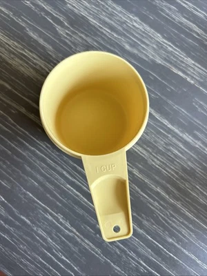 Vtg Harvest Gold or Pale Yellow Tupperware Measuring Cup 1 Cup EUC - Image 1 of 3
