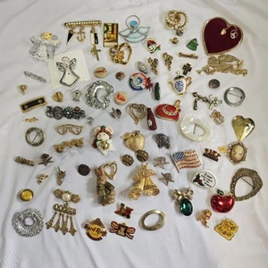 Vintage Anstecknadeln & Broschen Konvolut 80+ Materialmix verschiedene alle Sorten gold silberfarben - Bild 1 von 24