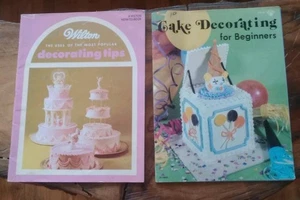Set of Two Cake Decorating Instruction Books Wilton & Craft Course Vintage GUC - Picture 1 of 5