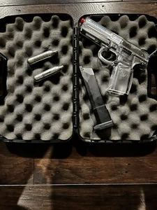 Smitth and Wesson SW40F Airsoft Gas blowback, (Read Description). - Picture 1 of 12