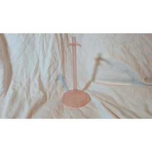 Supporto per bambola Rainbow High rosa scintillante per Bella Parker - Foto 1 di 2