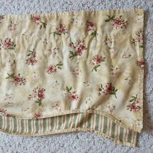 Waverly Fairfield Fontanelle Antik Gold Blumen Streifen Volant Doppel Jakobsmuschel - Bild 1 von 7
