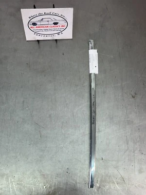 1965-67 GM CHEVROLET IMPALA SEDAN / WAGON WINDSHIELD MOLDING, LEFT #7685035 - Image 1 of 4