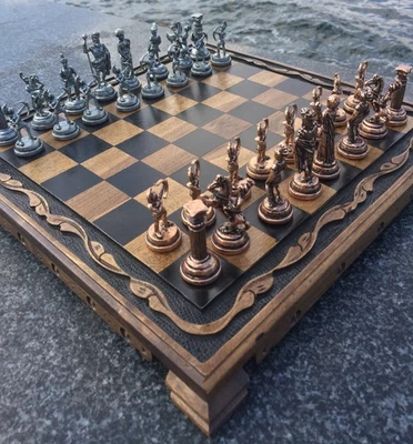 Ancien jeu d'échecs Empire romain - plateau en bois 100% artisanal, cadeau... - Photo 1/4