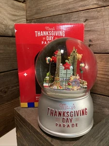 Macy’s Thanksgiving Day Parade 2017 Limited Edition Musical Snow Globe - Picture 1 of 10