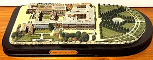 Huge Detailed HandPainted Hampton Court Palace Model British Heritage Collection - Picture 1 of 8