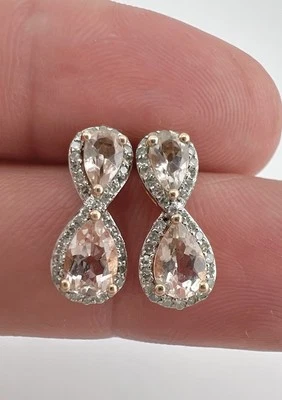 Aretes de diseño de morganita rosa y halo de diamantes talla pera de oro rosa de 10 k Foto 1 de 4