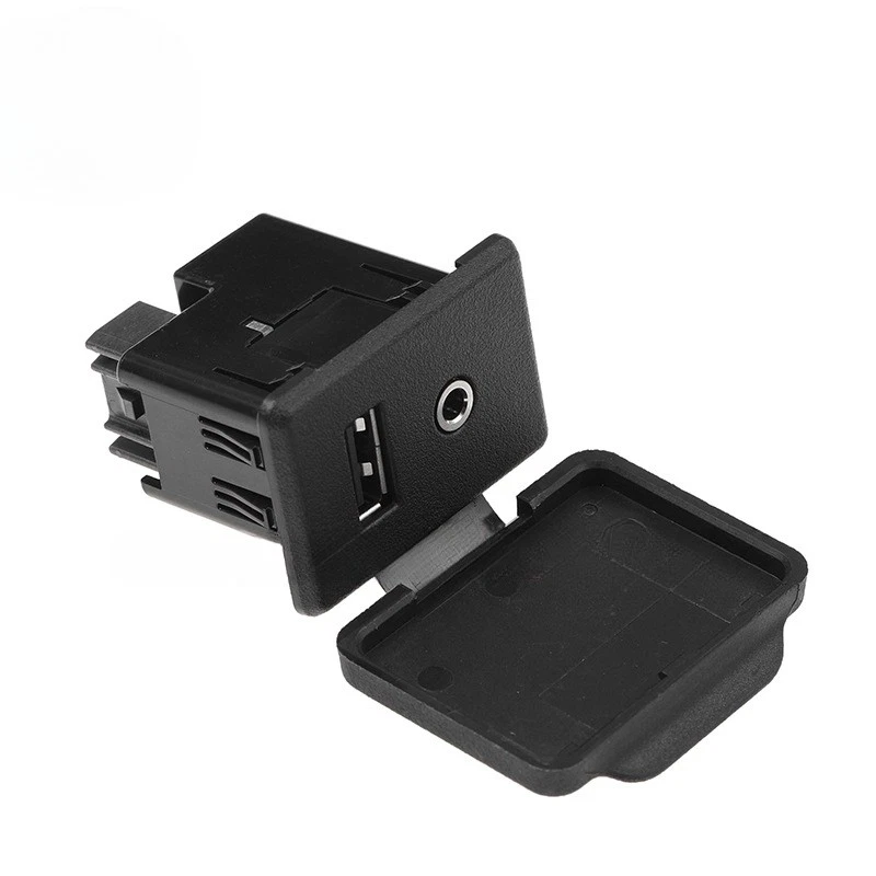 Conector USB de audio auxiliar 28023-9KF1A' para Nissan Versa Note Sentra 2015-17 Foto 1 de 4