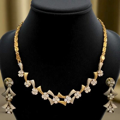 Splendid 4.01 Cts Round Brilliant Diamonds Floral Necklace Earrings Set 14K Gold - Image 1 of 4