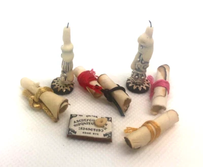 Lote miniatura #BH castiçais pergaminho e tabuleiro Quija adereço casa de bonecas bruxa bruxa bruxa - Imagem 1 de 4