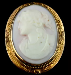 ANTIQUE 10K GOLD ANGEL SKIN CORAL CAMEO PIN OR PENDANT IN ENGRAVED DESIGN FRAME - Picture 1 of 4