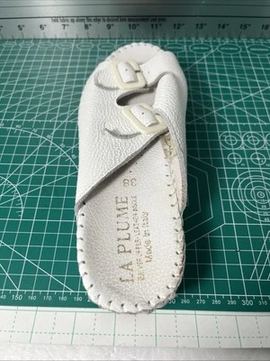 LA PLUME White Wedge Sandal Size 38. LEFT SHOE ONLY. amputee - Image 1 of 4